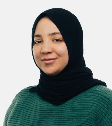 Omayma Saidi, analyste financière